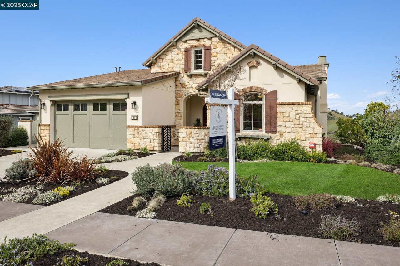 23 W Hill Way