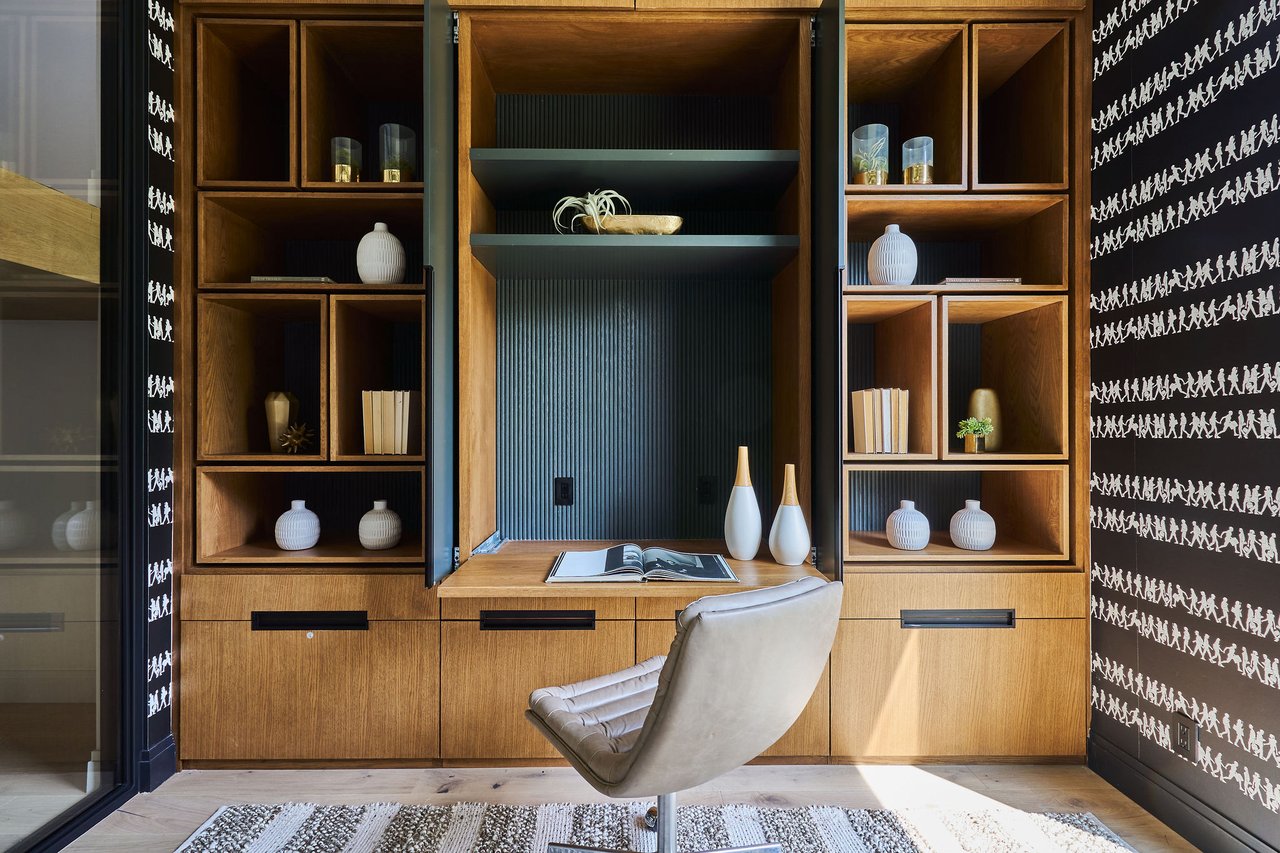 1602 Taylor Gaines ST