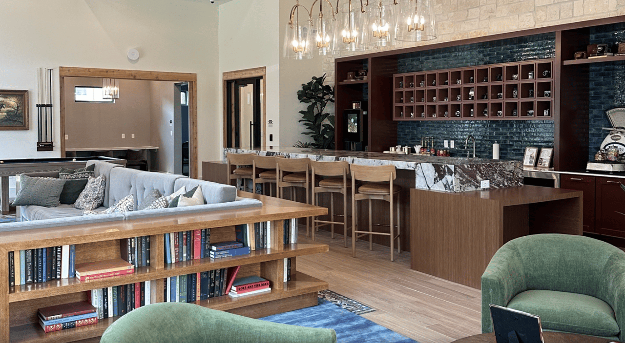 3 Months Free & $1,000 Look & Lease Gift Card!