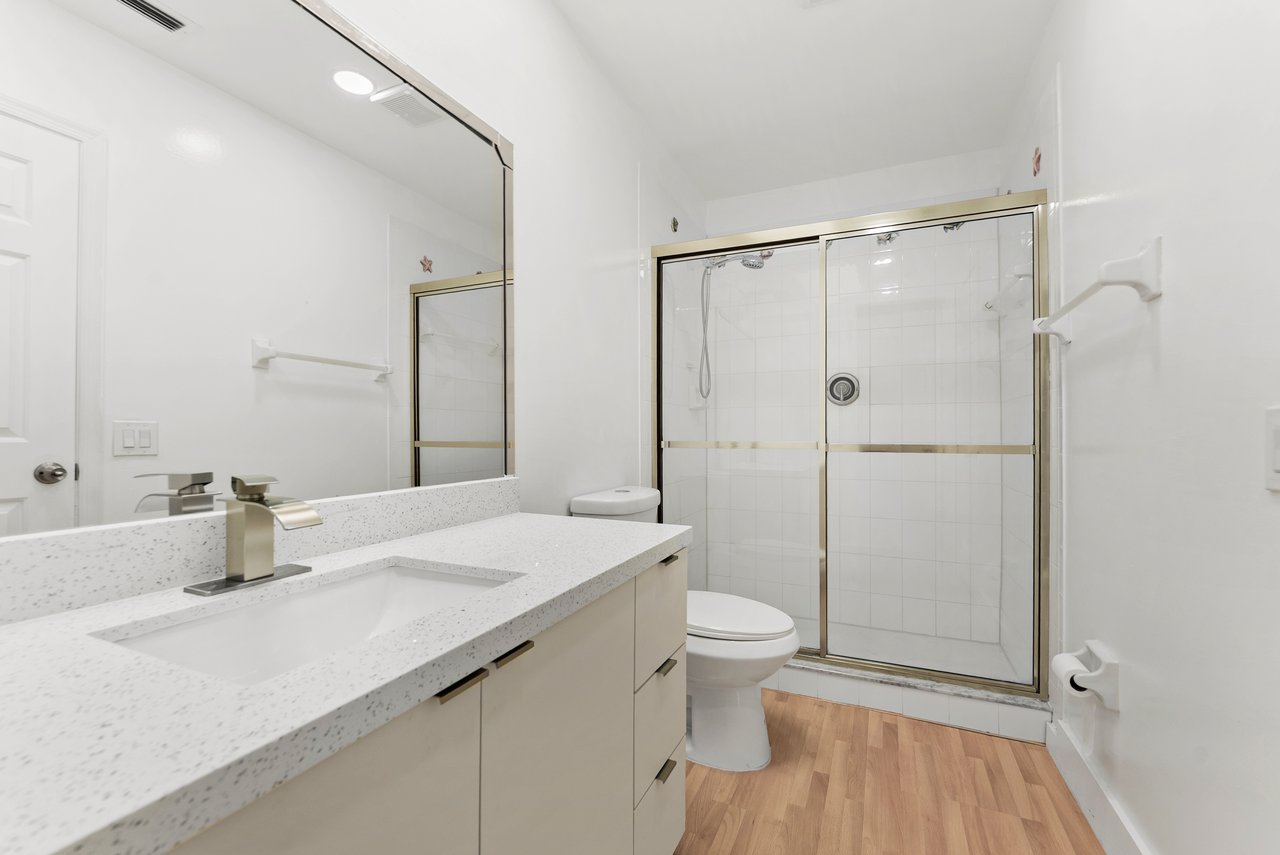 1194 Hillsboro Mile, Unit 72