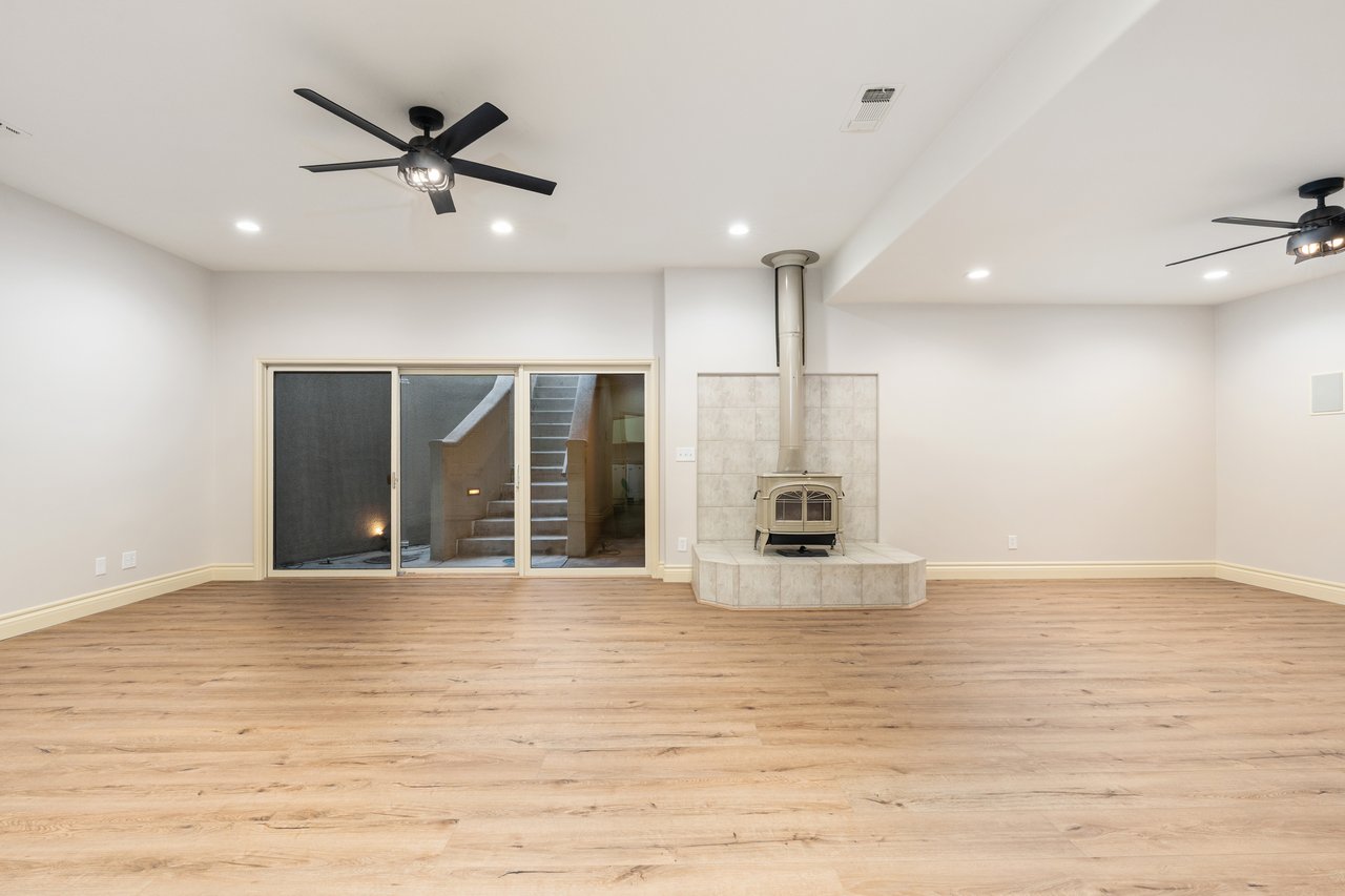 7285 N San Pedro Ave