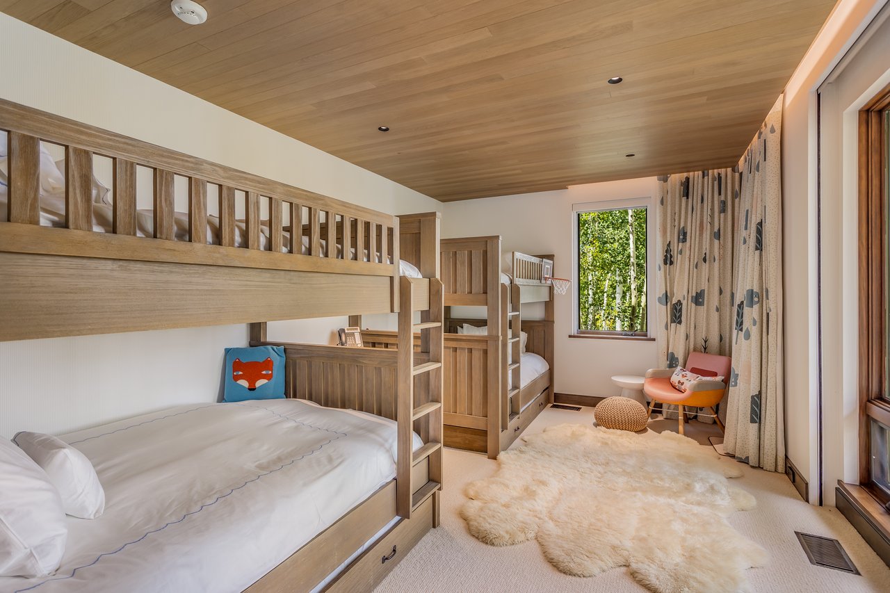 Edgewood Lane Masterpiece