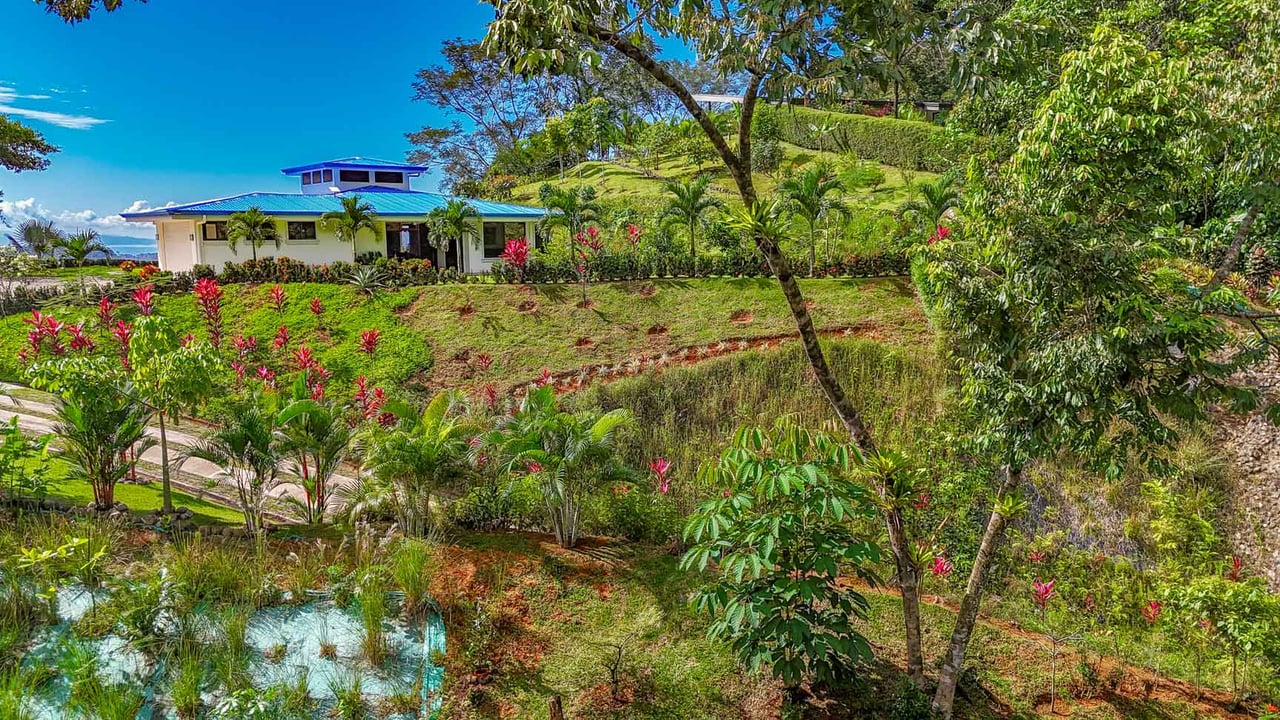 Private 2-Bed Hacienda with Ocean & Mountain Views, Pool & Development Potential in Ojochal
