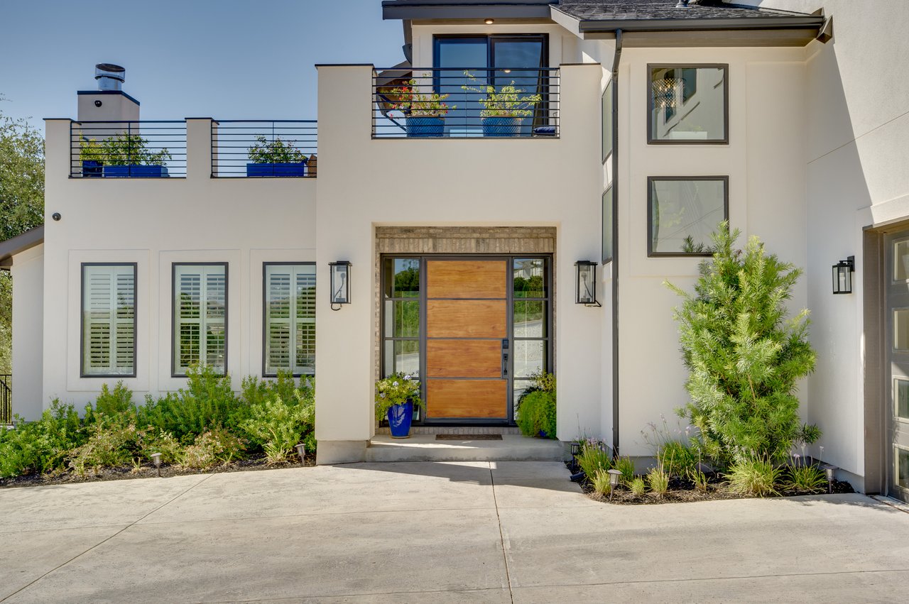 3305 Crystal Falls Pkwy