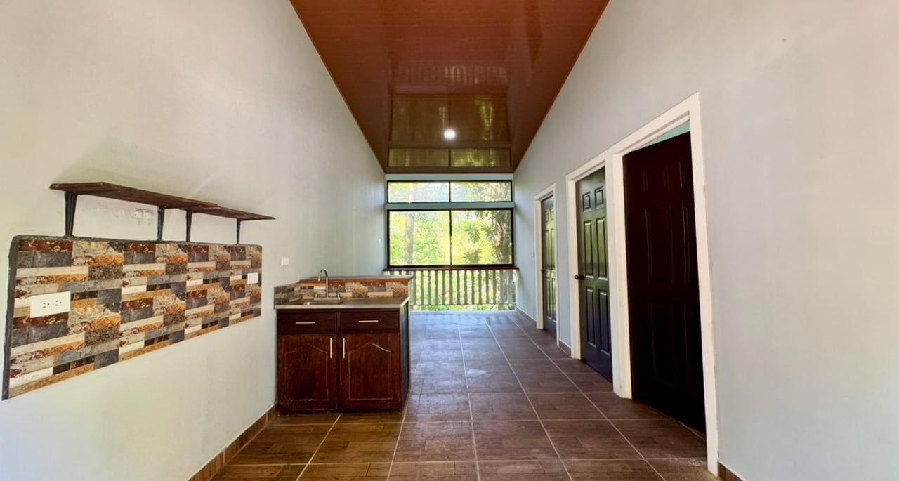 Commercial Shop with Two Cabins in Barú, Dominical