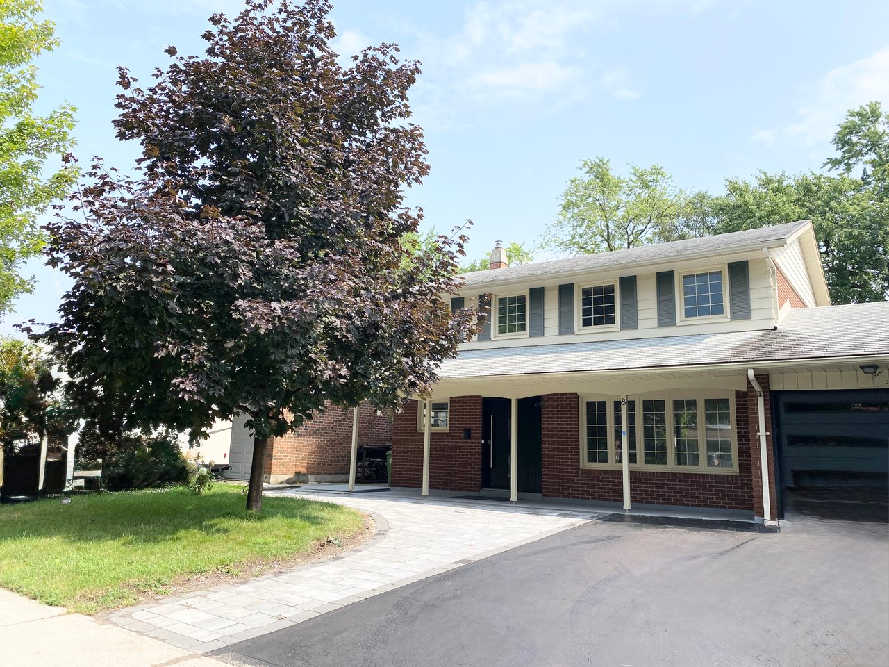 8 Ravencliff Crescent