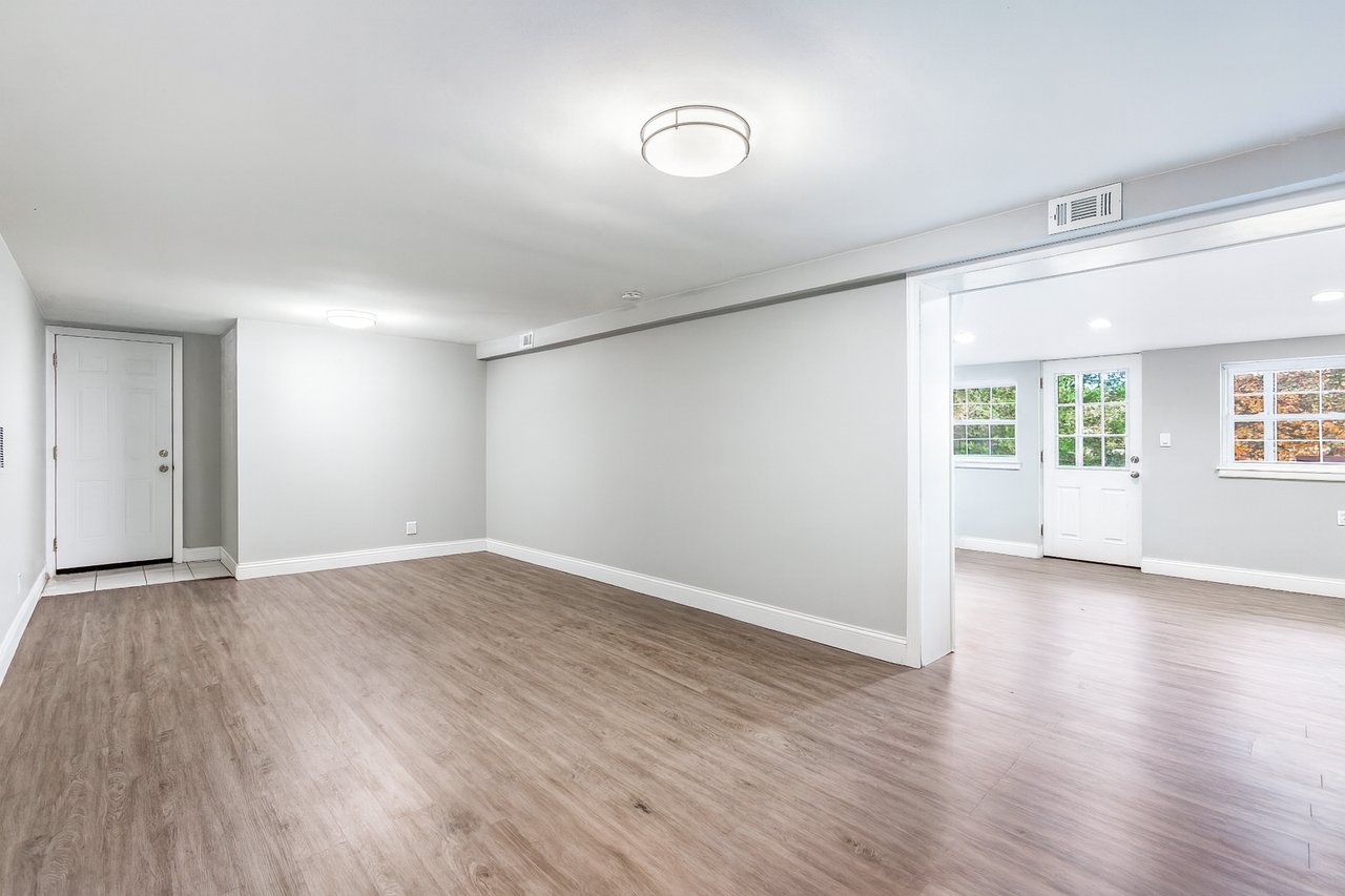 10 Chestnut Ridge Road