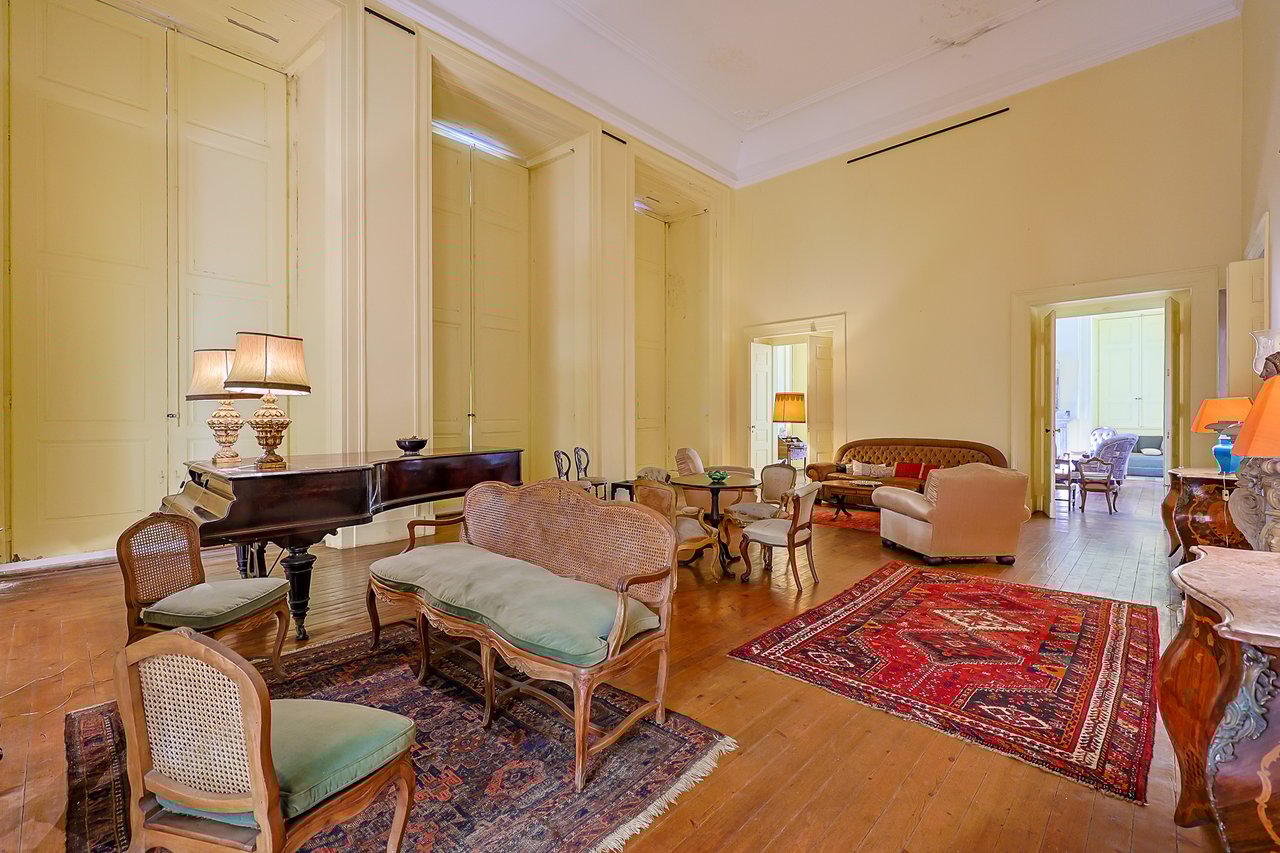 Quinta do Relógio: Historic 19th-Century Waterfront Palacete in Paço de Arcos, Oeiras