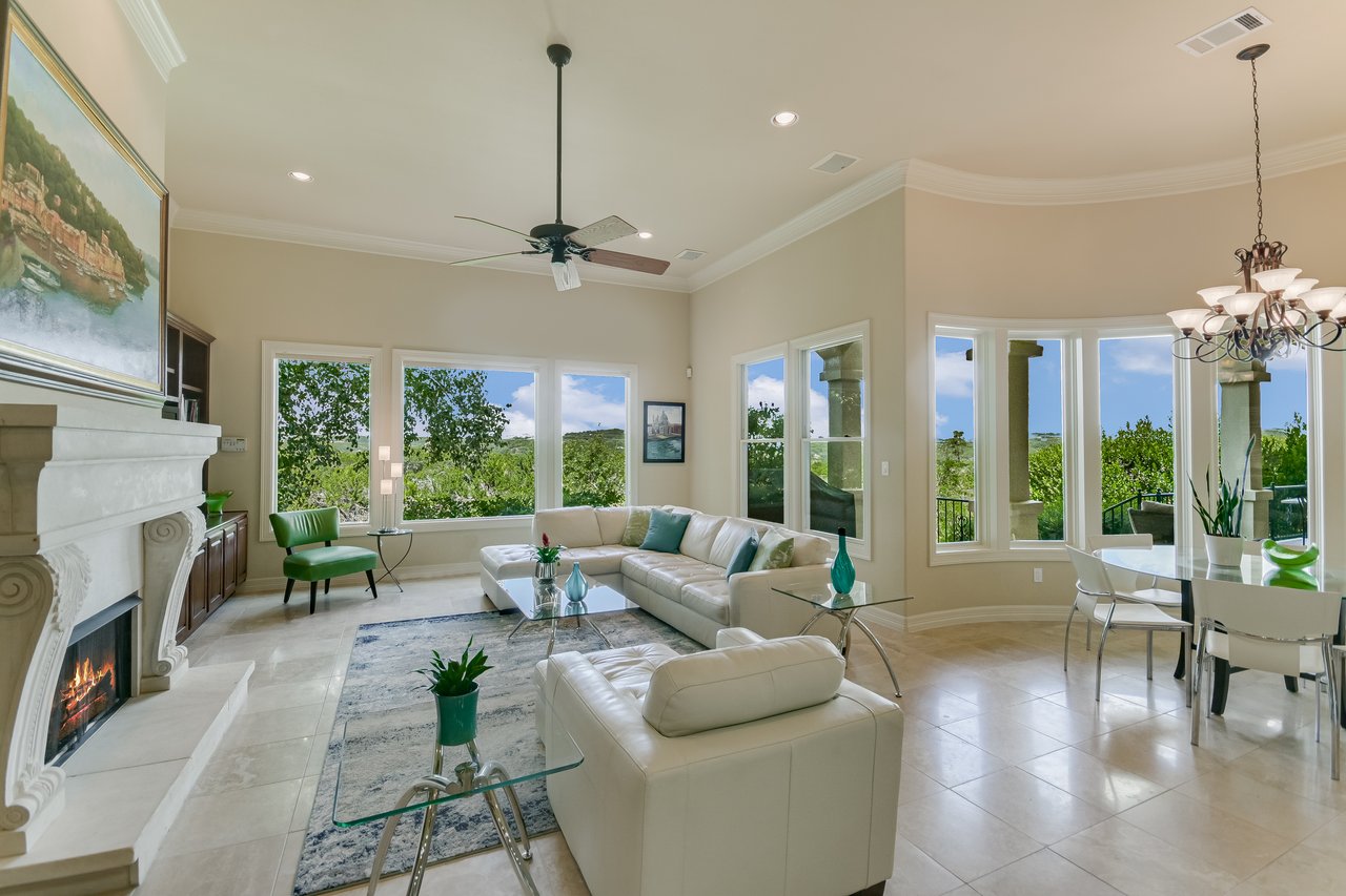 1812 Chalk Rock Cove