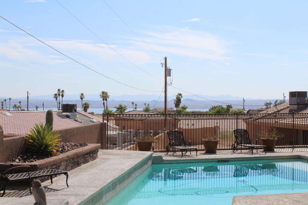 2562 Beverly Glen Dr. 