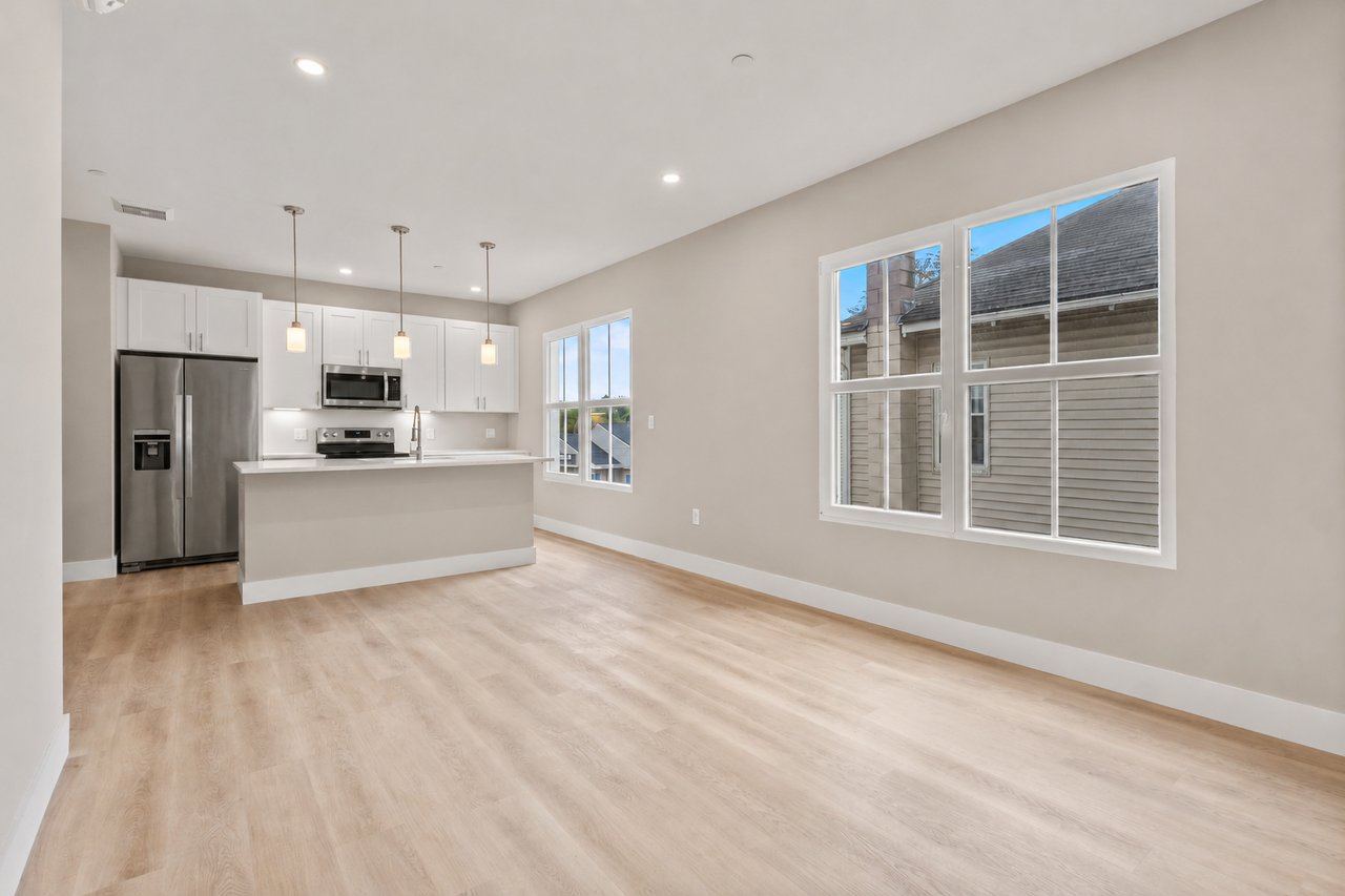 298 Main Street, 2G