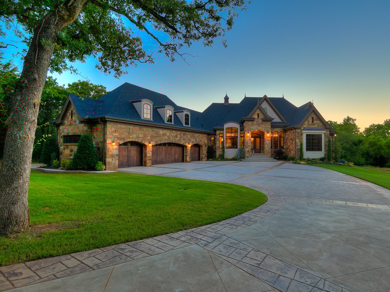 Gate Luxury Living at The Territories Addition in Edmond, Oklahoma - Wyatt Poindexter - The Agency 