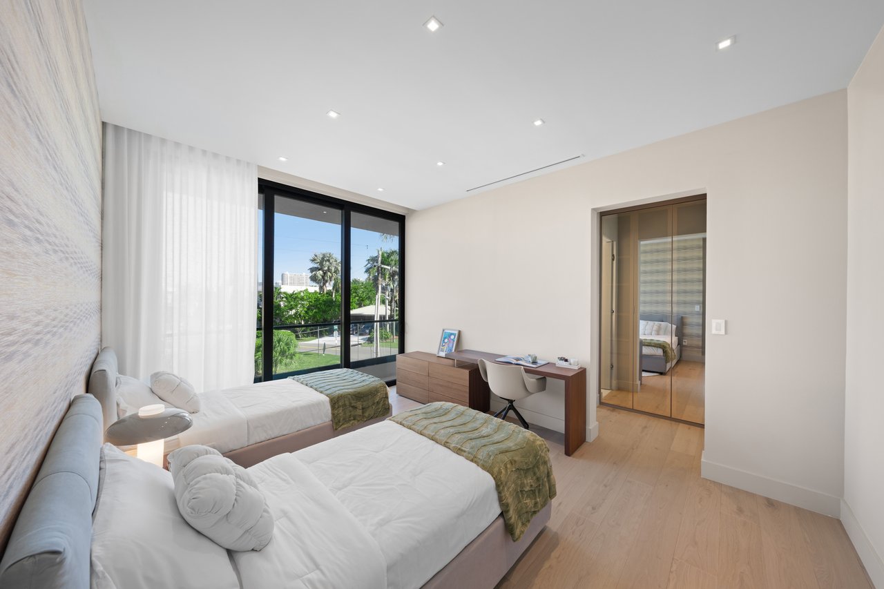 2950 NE 164th Street