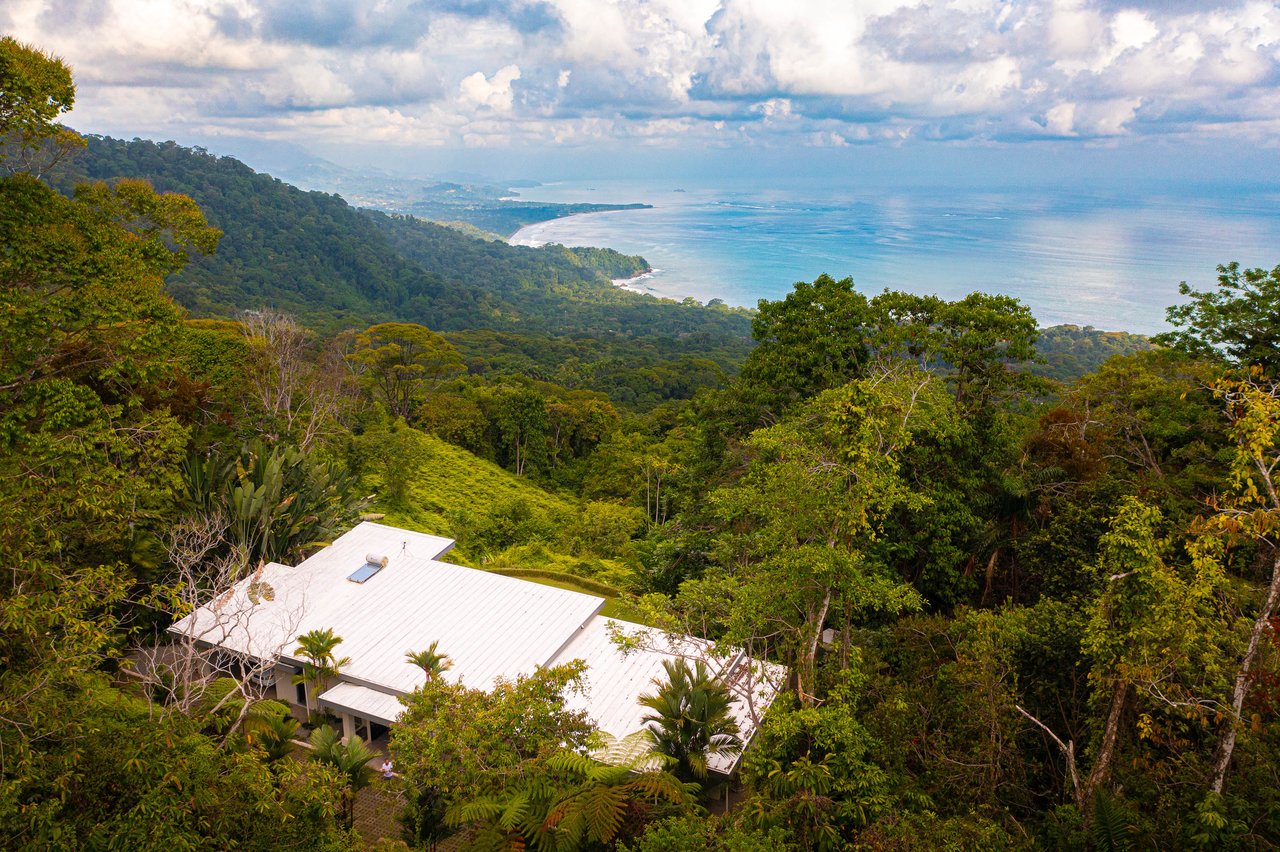 Villa La Luna Gated Estate, Mountainside Home and Whale Tail Views