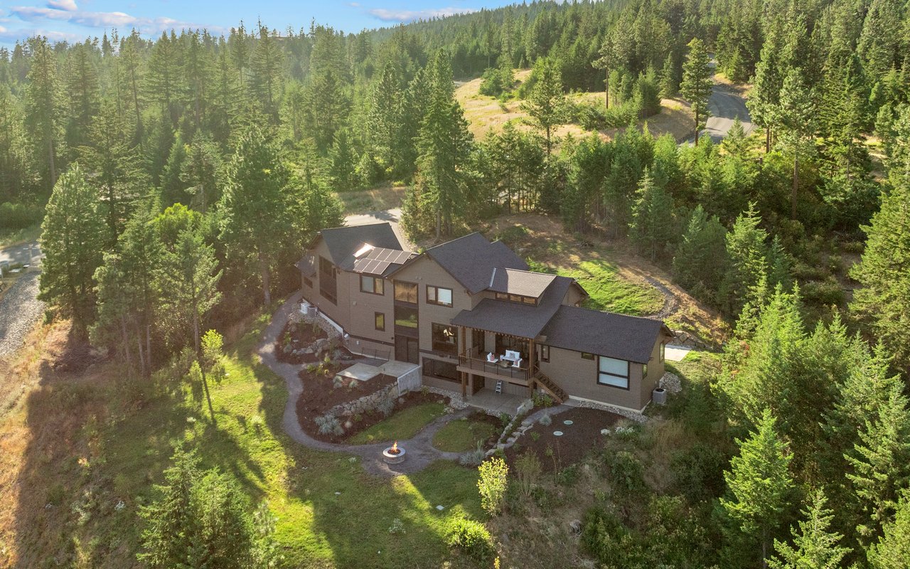 Luxurious Mountain Living 