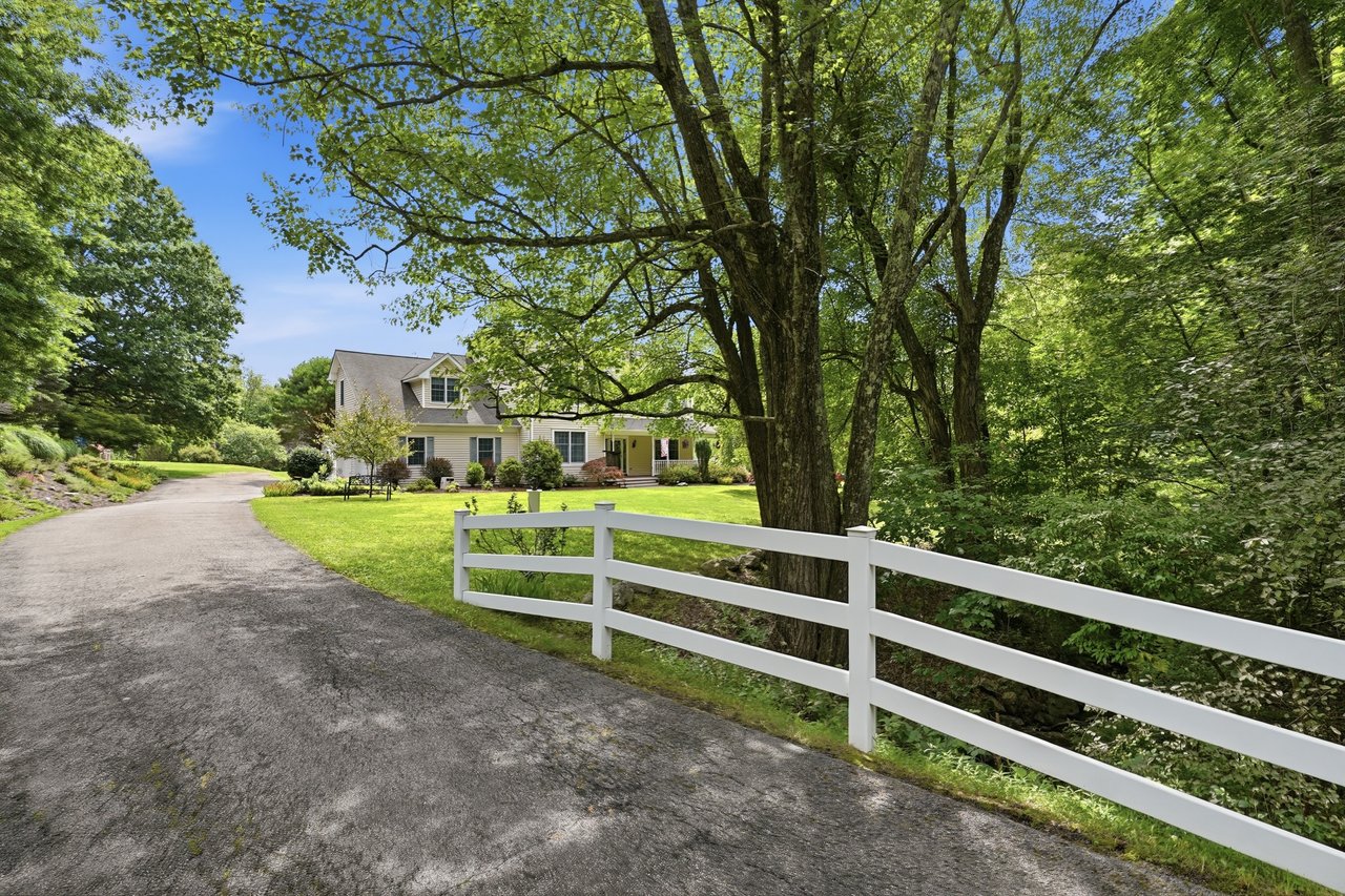 Picture-Perfect Country Living