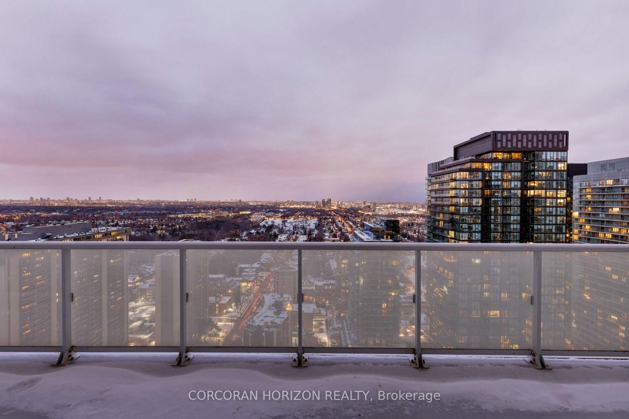 PENTHOUSE OPULENCE BY THE EGLINTON LRT