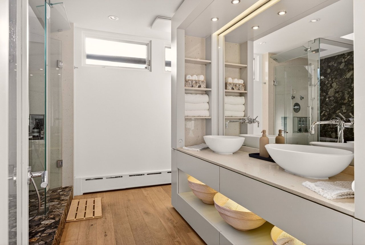 Inspiring MCM Residence