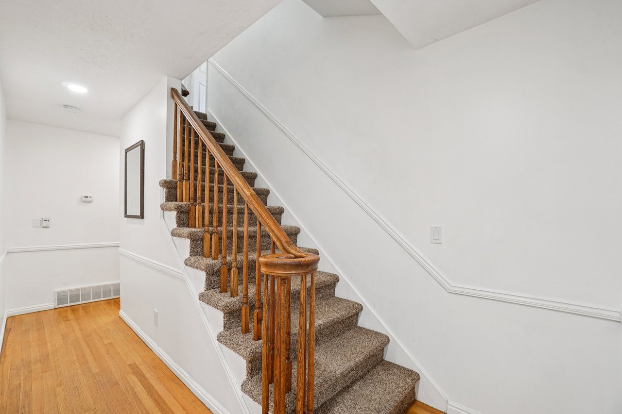 11343 S Clifford Cir