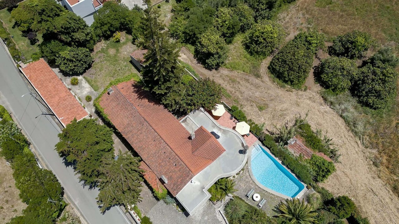 Exclusive Family Villa with Expansive Gardens Near Sintra’s UNESCO Heritage Centre