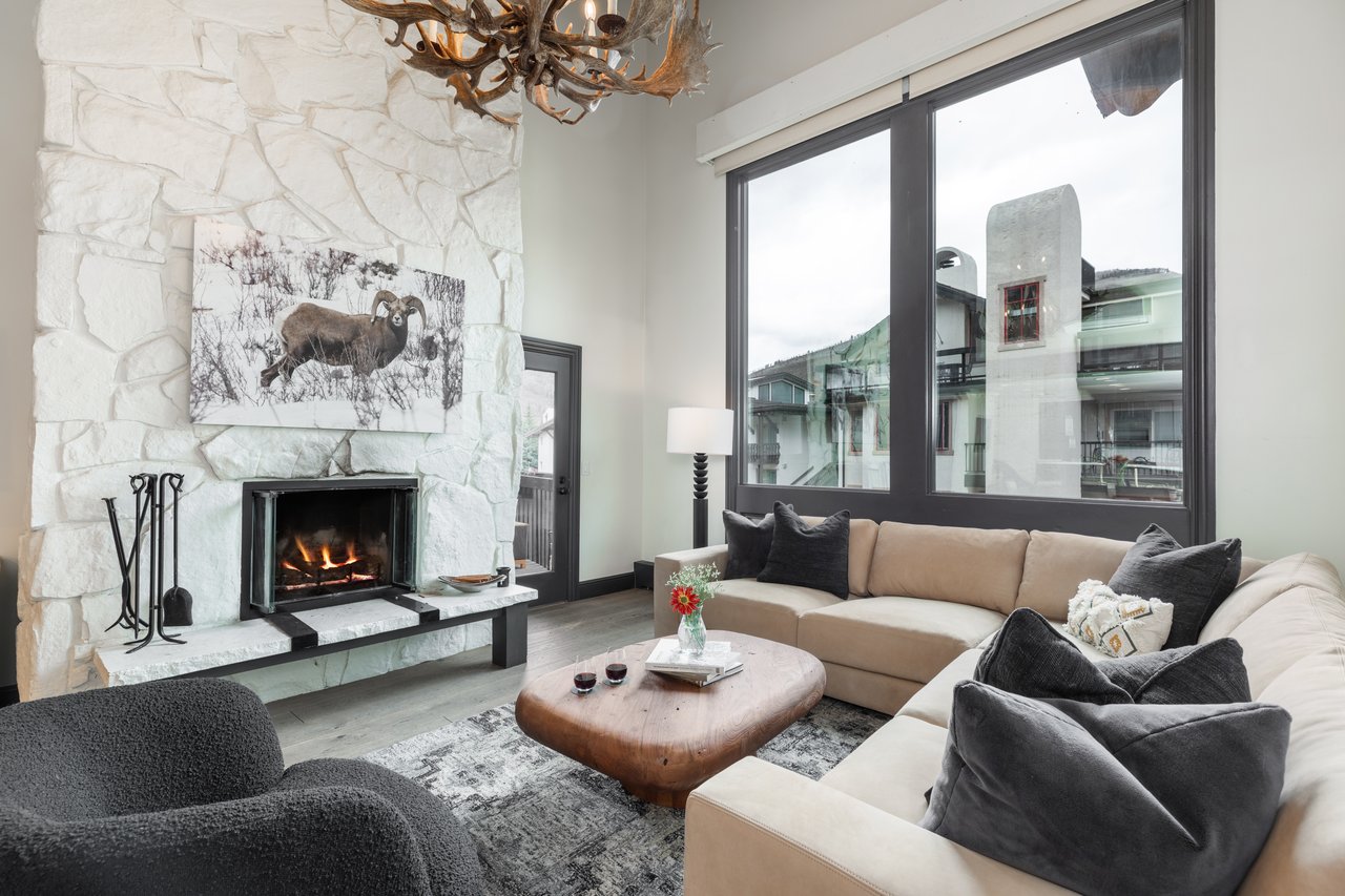 The Lodge at Vail Condominiums #360