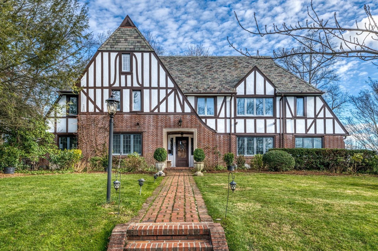 11 Longvue Ave