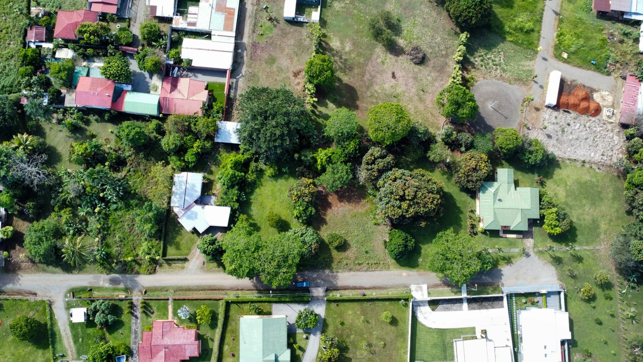 PRIME 1,100 M² LOT IN RESIDENCIAL LOS VIEJOS – FLAT, PRIVATE, AND READY TO BUILD