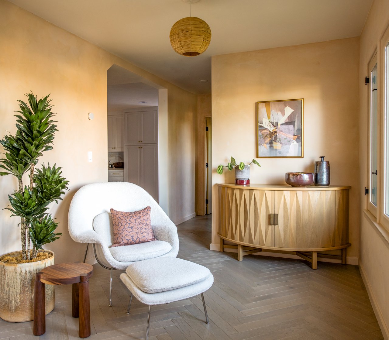 1982 N Normandie Ave