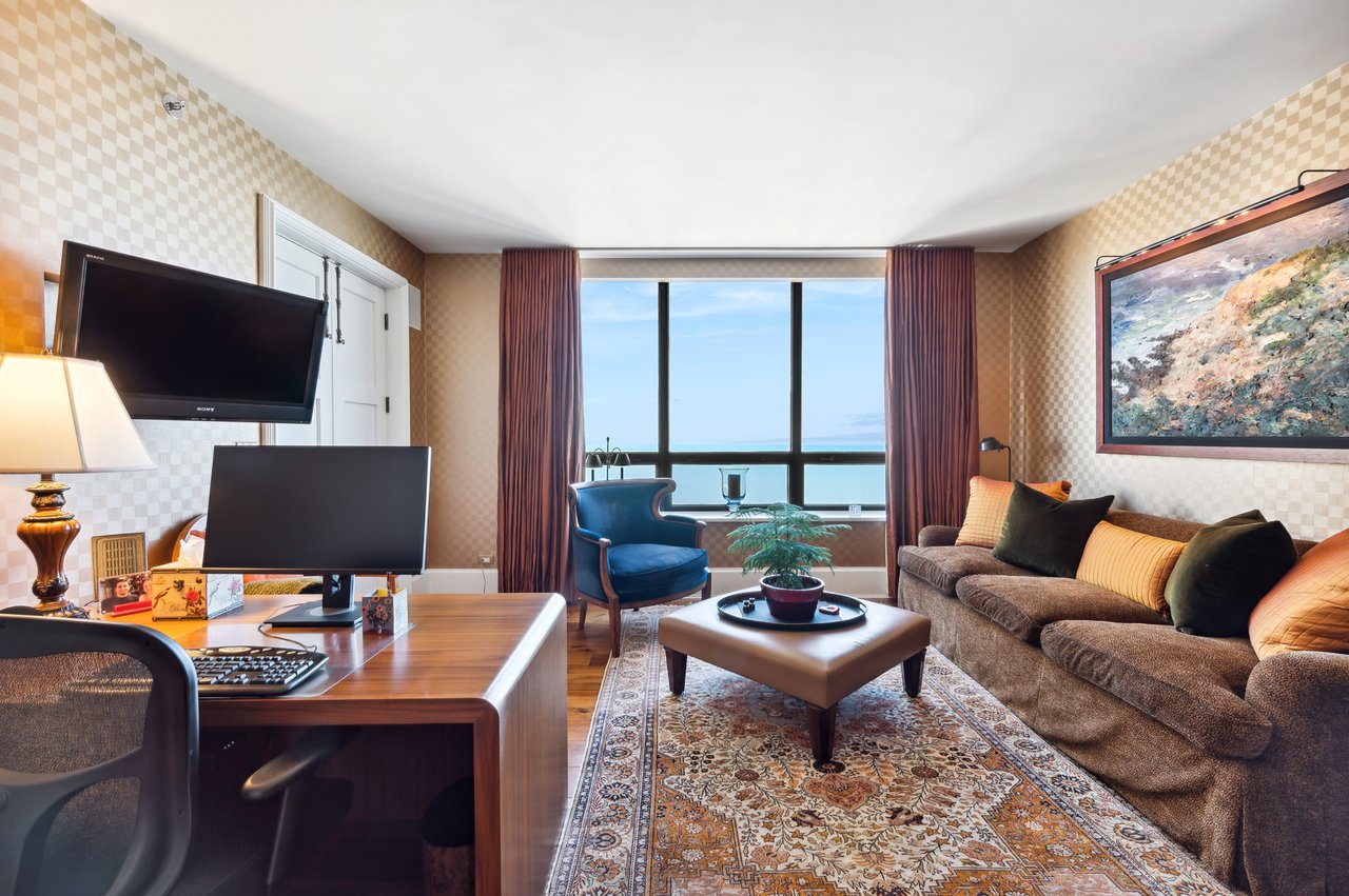180 East Pearson Unit: 5902
