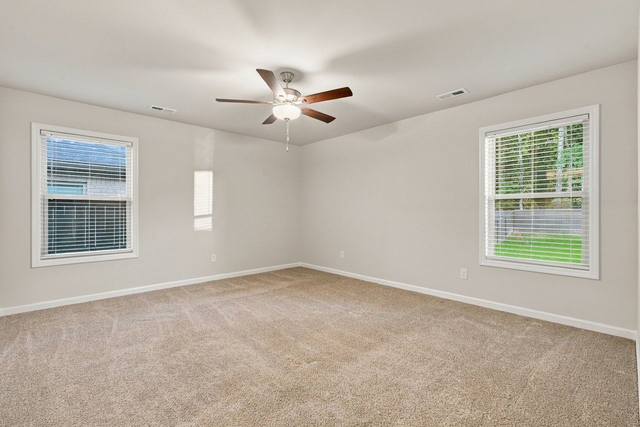Modern Comfort Meets Unbeatable Location in Harvest!