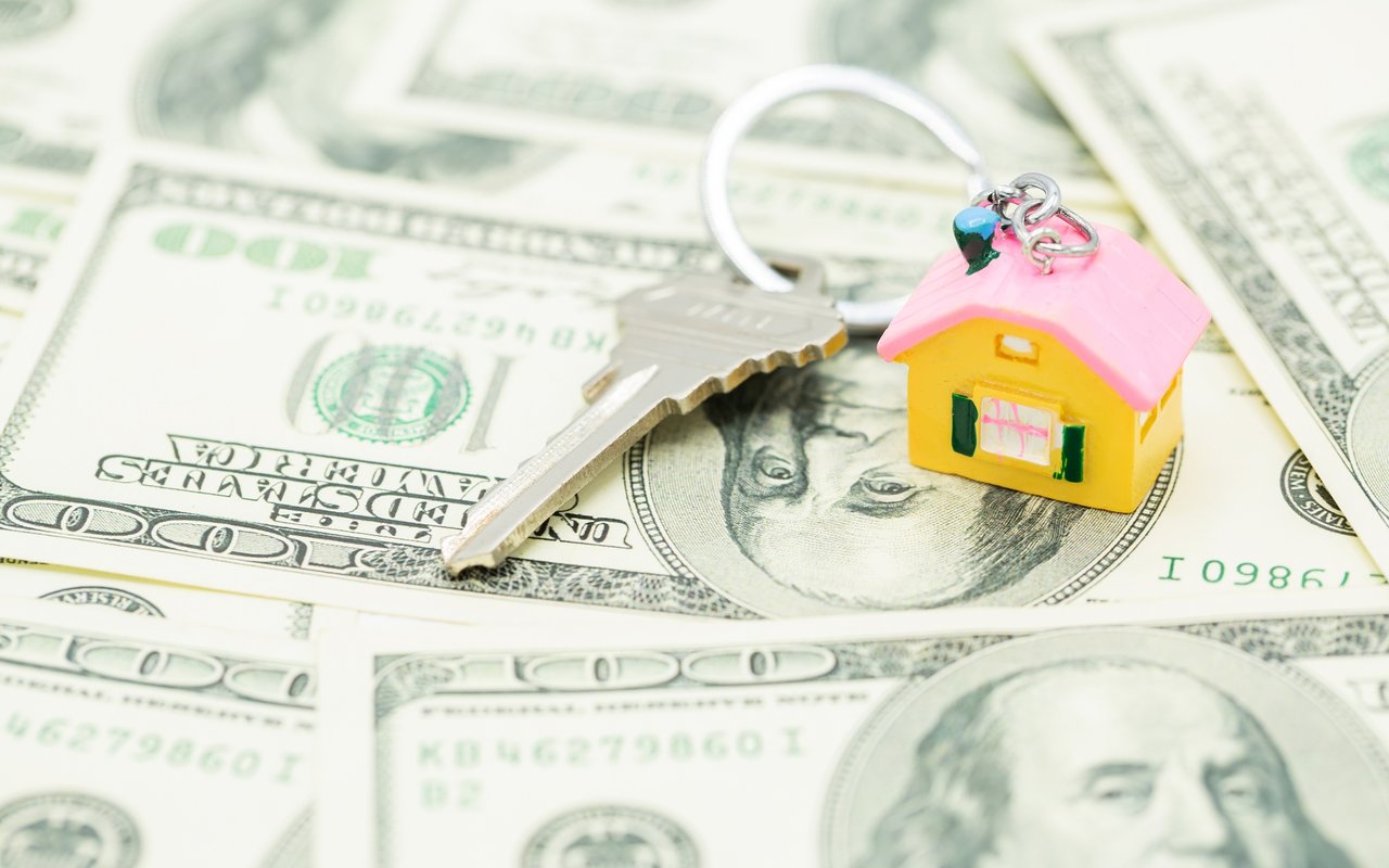 Thinking of Buying A Home With Cash? Here are the Pros and Cons