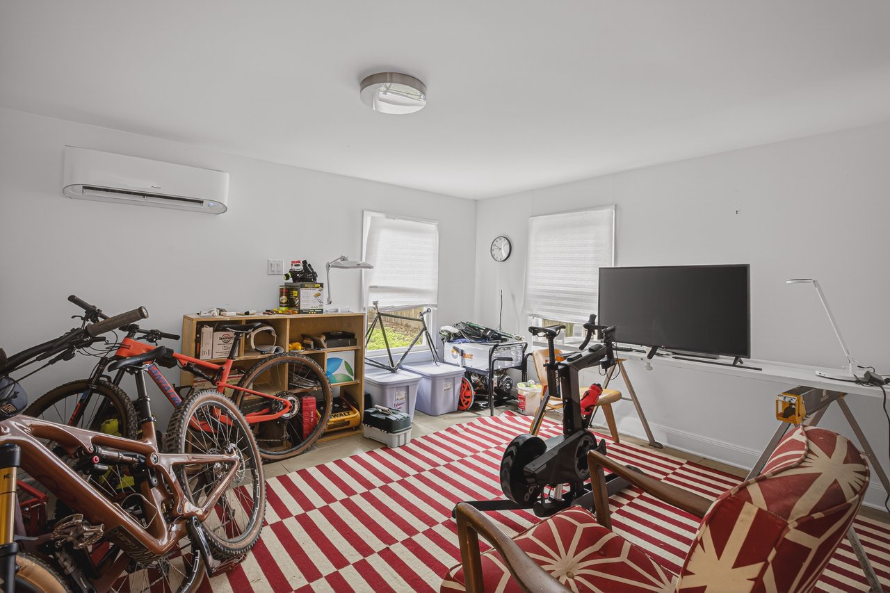 3207 Bridle Path