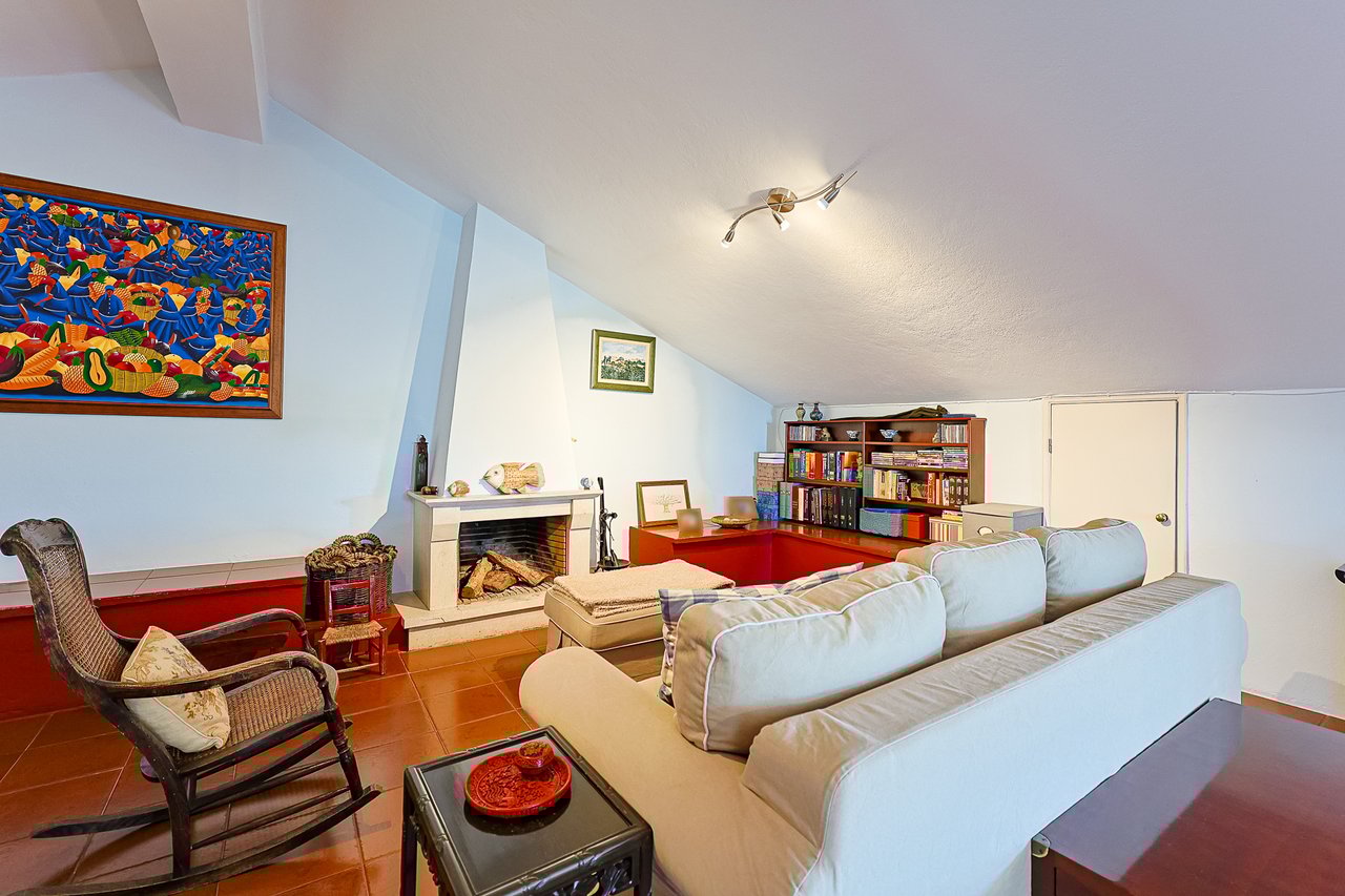 Exclusive 4,000 m² Estate in Azeitão with Tennis Court, Spa & Approved Development Project