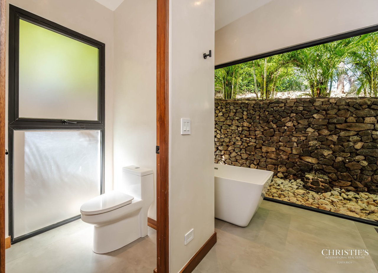 Casa Lola – Contemporary Beachside Oasis in Playa Grande