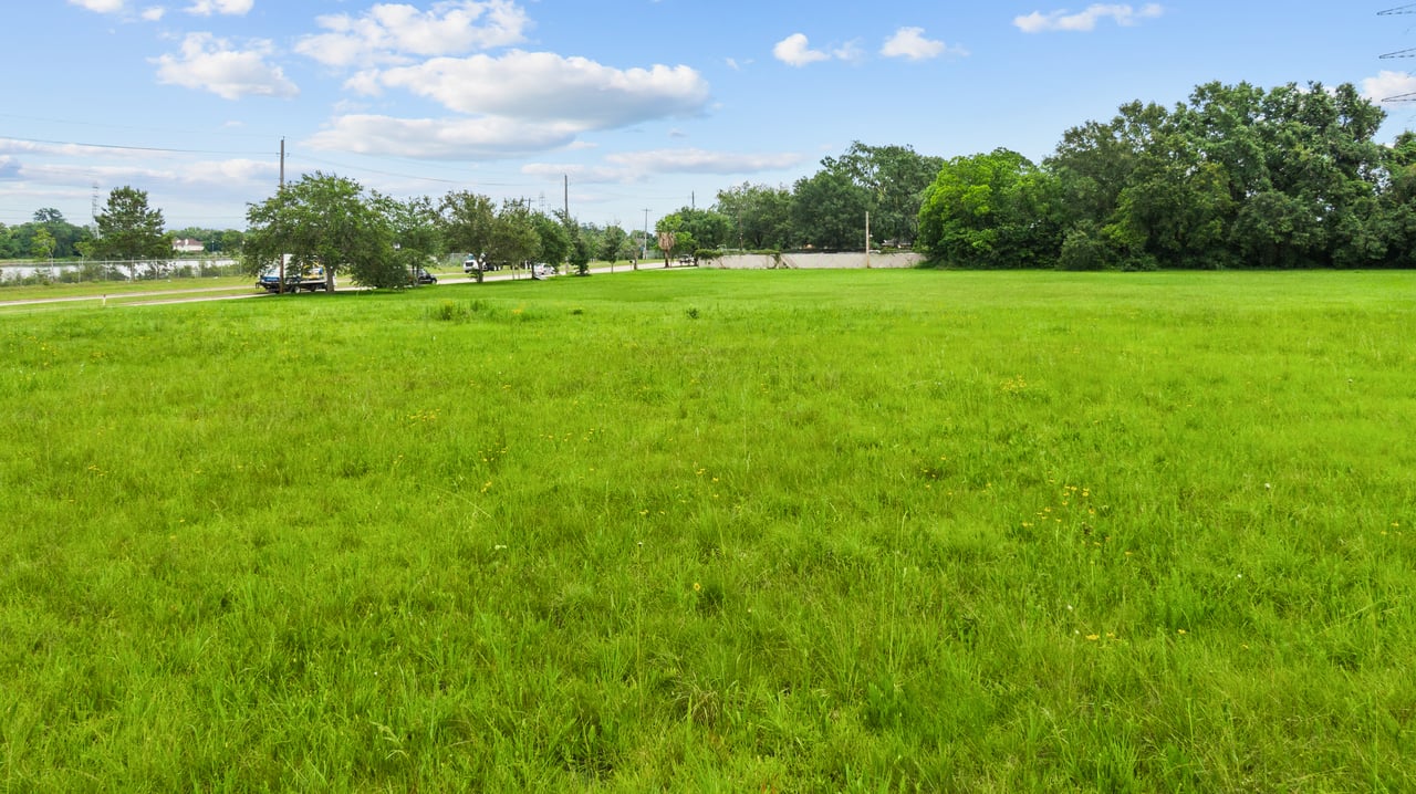 825 League City Pkwy
