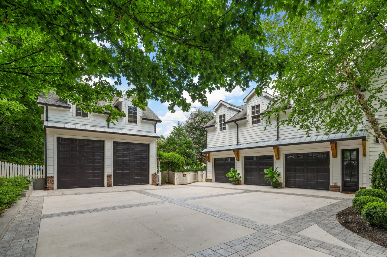Garage elevation and motor court at 5566 Hill Rd, Brentwood