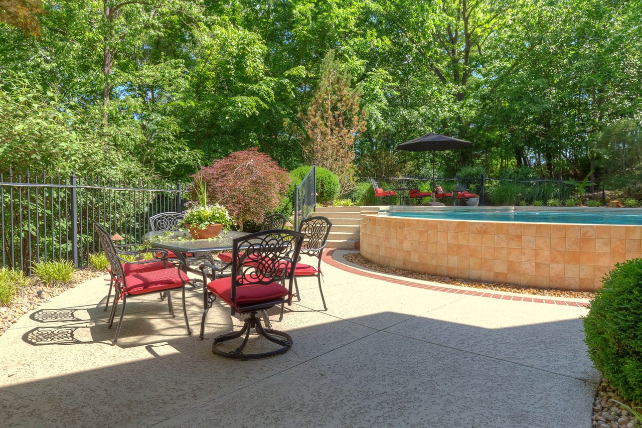 1105 Shepard Oaks Drive