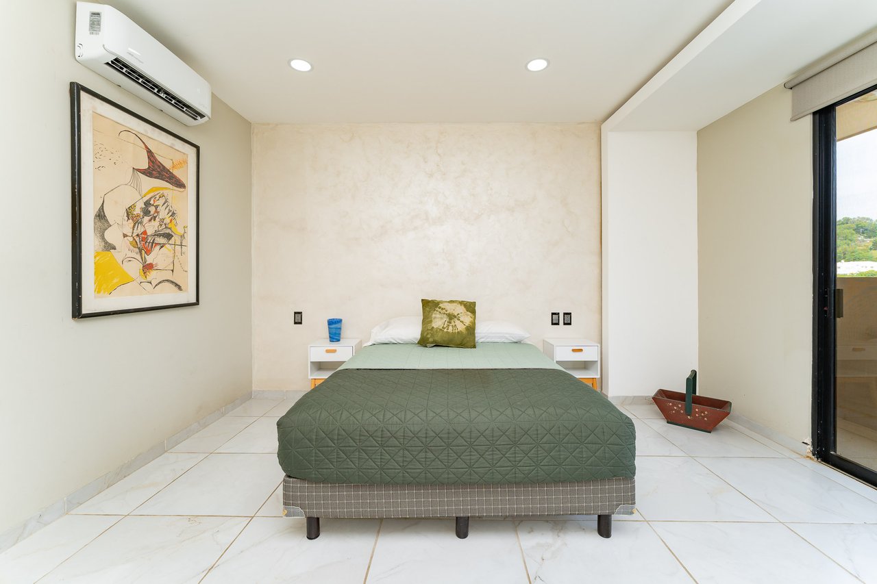 2 Bedroom, Condo, Downtown Condo