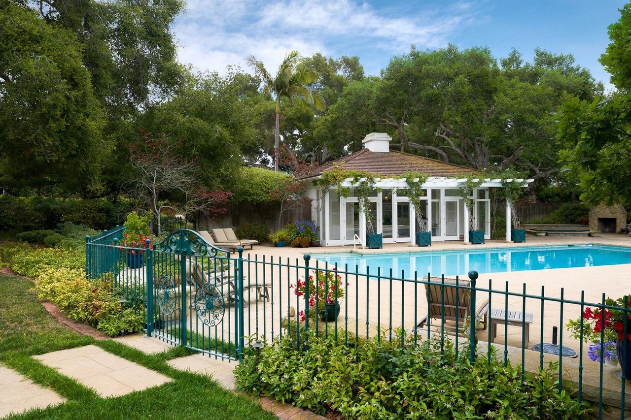 1530 Roble Dr
