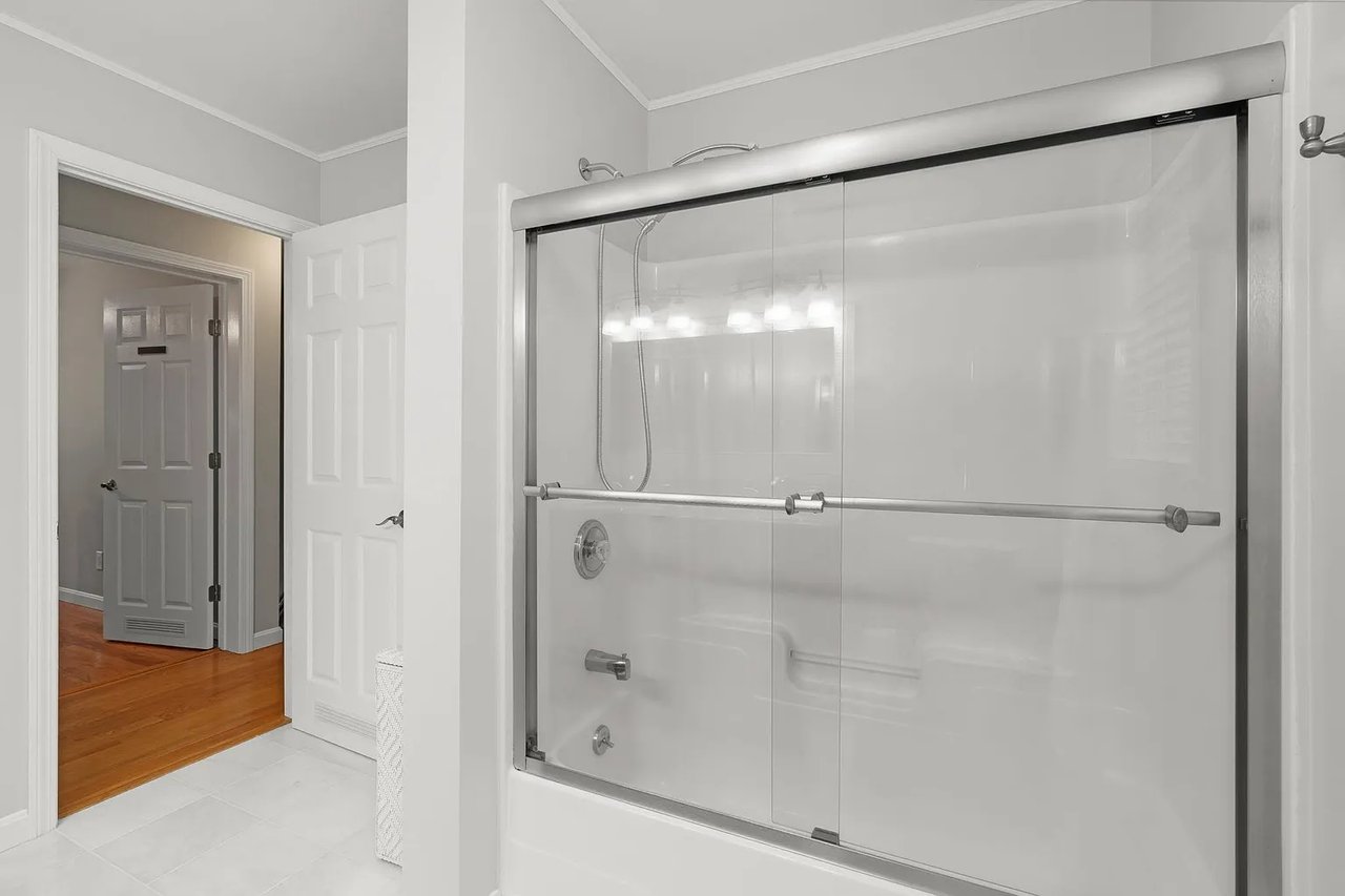 2 Brookside Ln