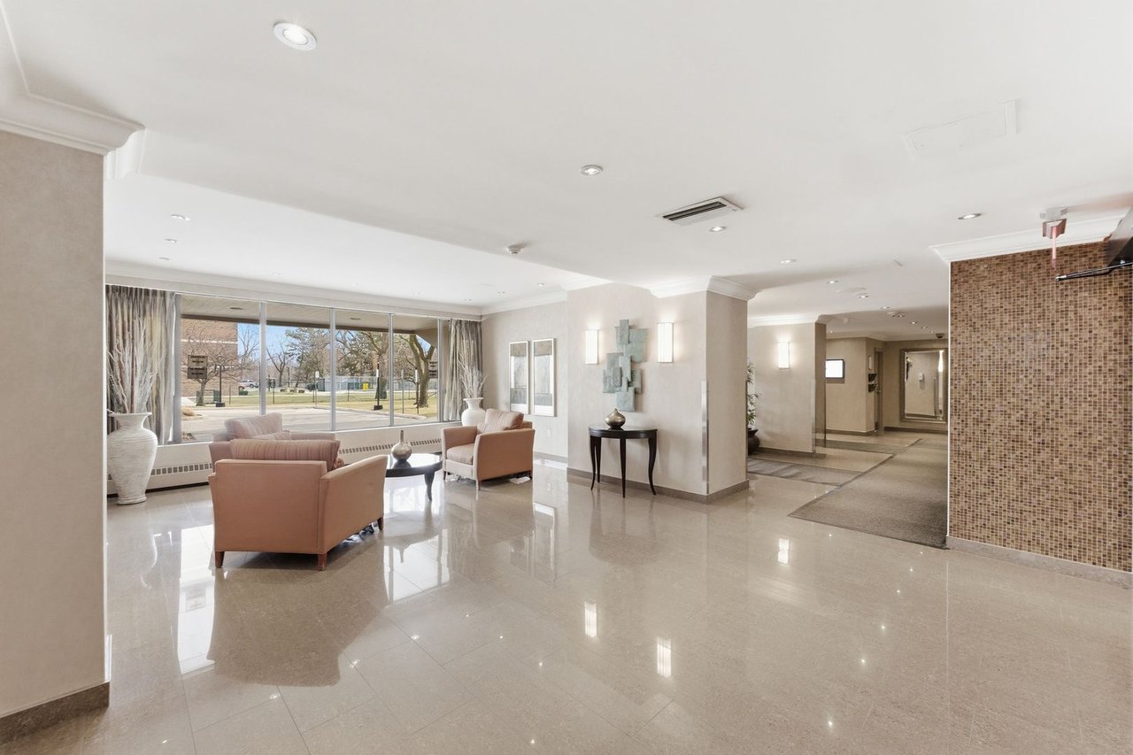 3170 Kirwin Ave 1010