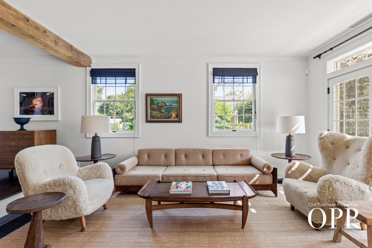 A REFINED BELLPORT RETREAT