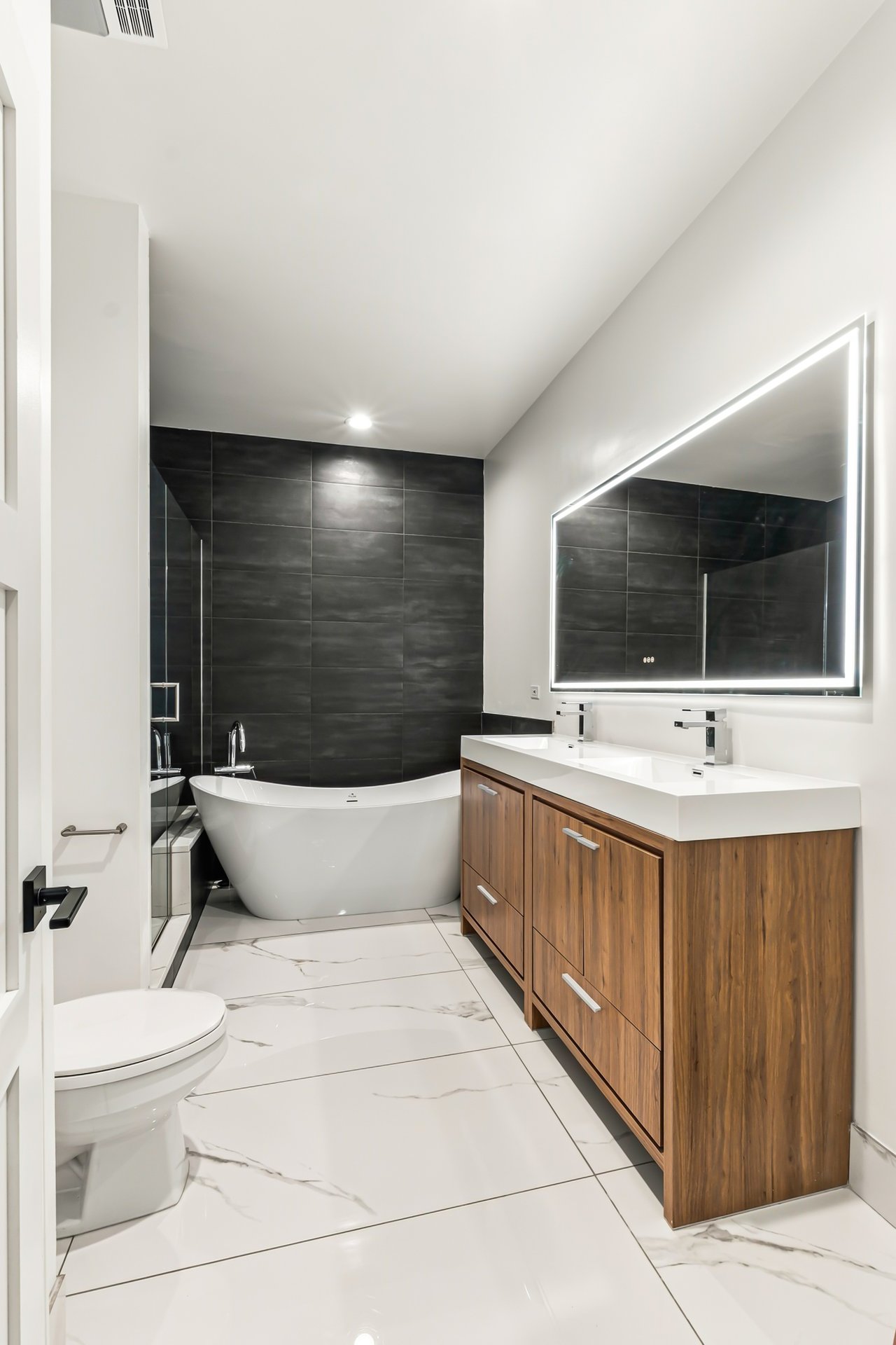 942 N Wolcott Ave #1