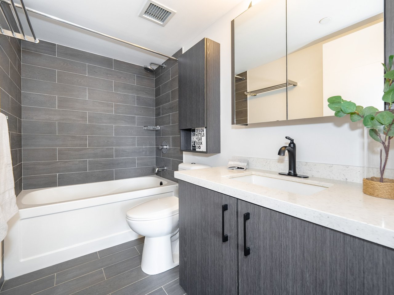 18 Uptown Dr 1910
