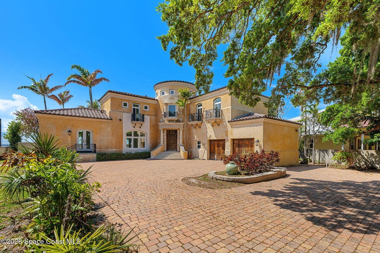1000 N Riverside Dr