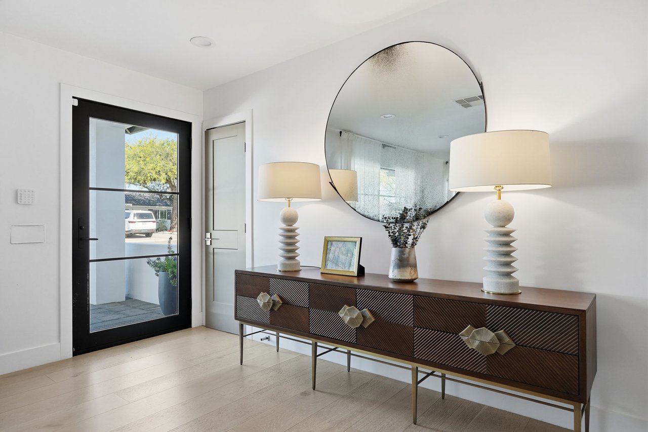 3901 E WELDON Avenue