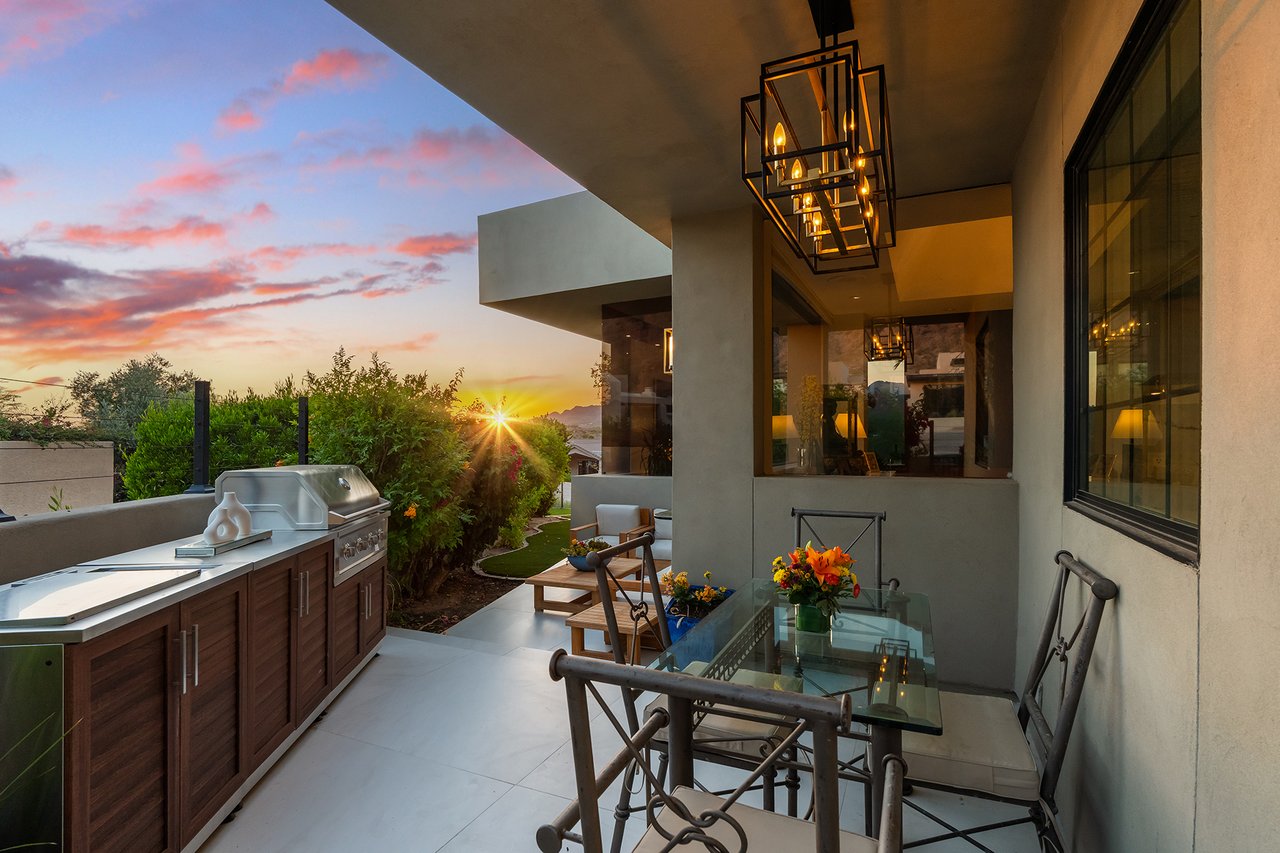 5905 N ECHO CANYON Lane