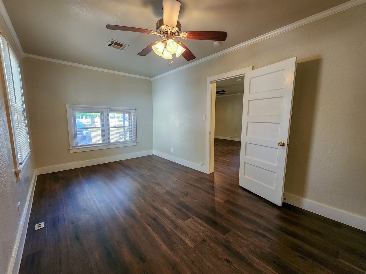 1002 Overland Ct