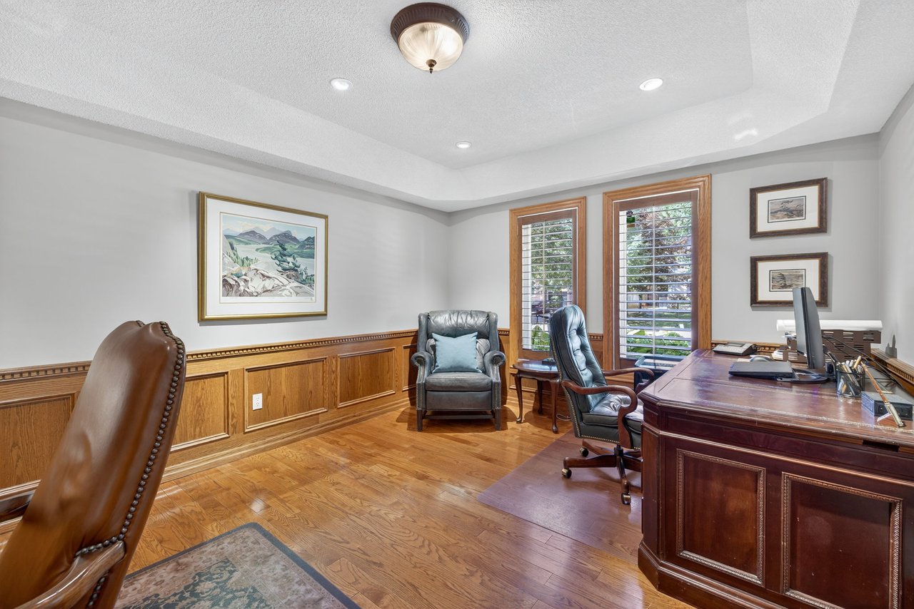 6 Falling Leaf Crt, Aurora