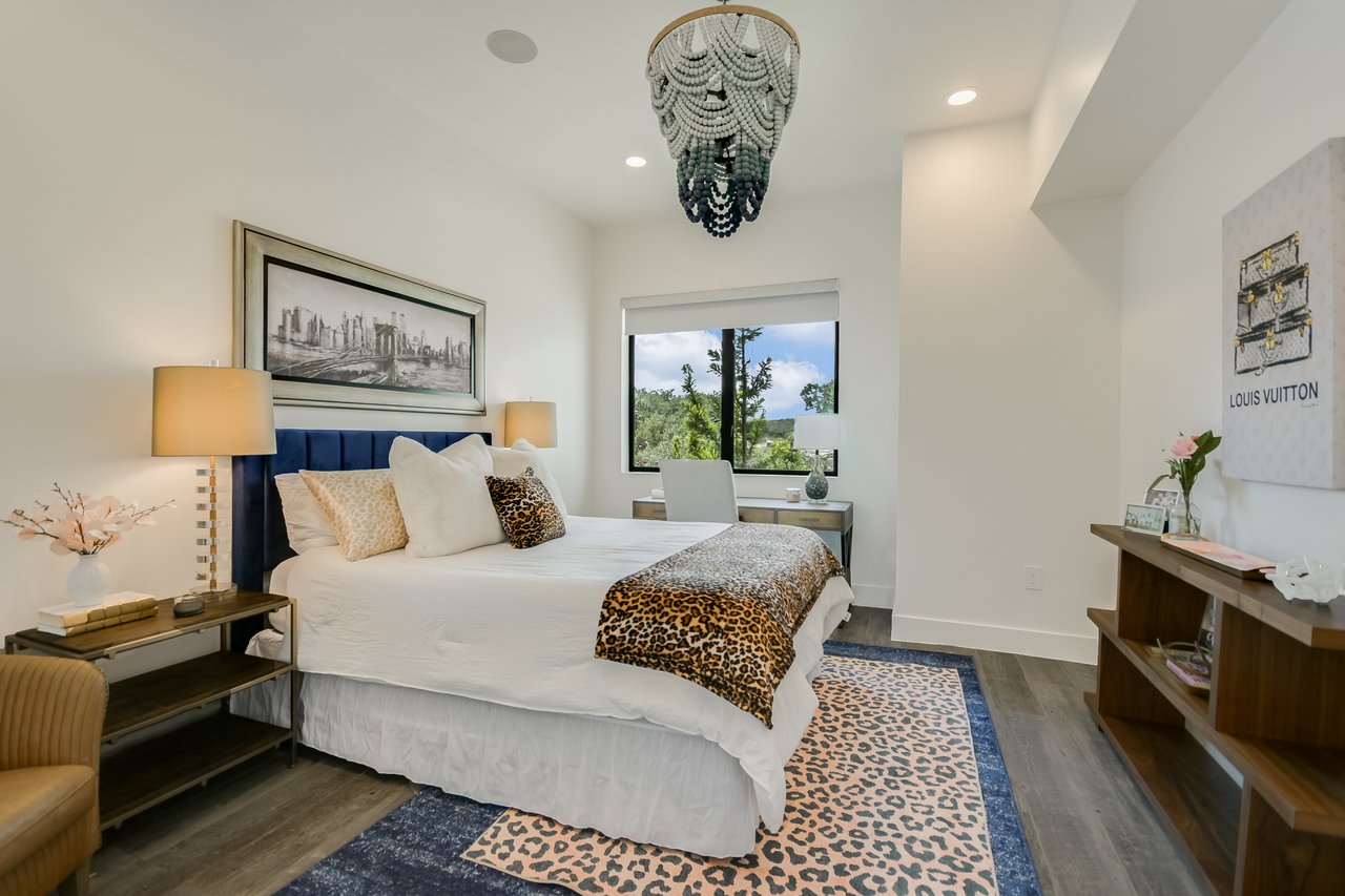 Spanish Oaks Luxury 